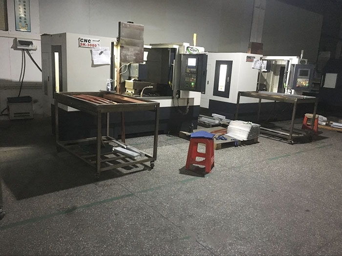 CNC铲齿机厂房设备生产